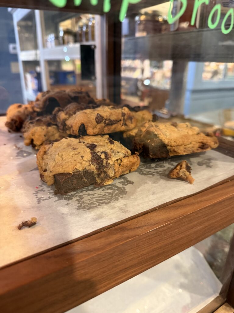 Chocolate chip brownie cookies